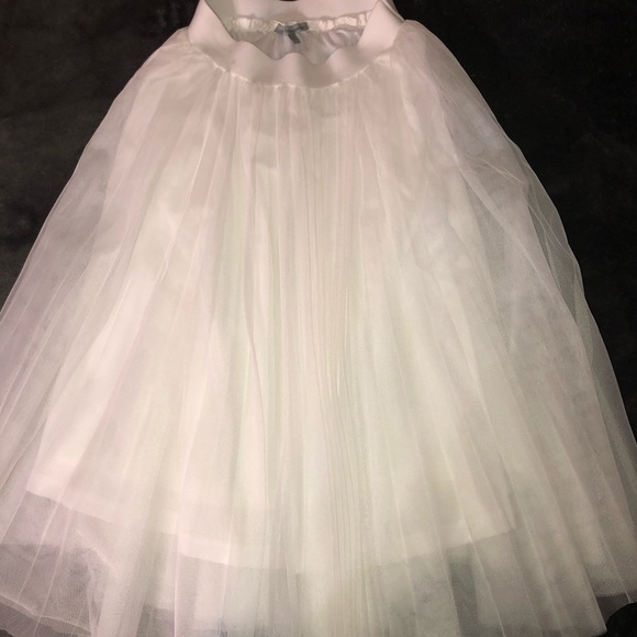 Charlotte Russe Dresses & Skirts - White knee length tulle skirt Charlotte Russe Dresses & Skirts - White knee length tulle skirt